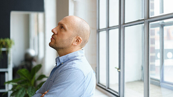 Auch Männer müssen einen Schwangerschaftsabbruch bewältigen (Quelle: contrastwerkstatt - stock.adobe.com)