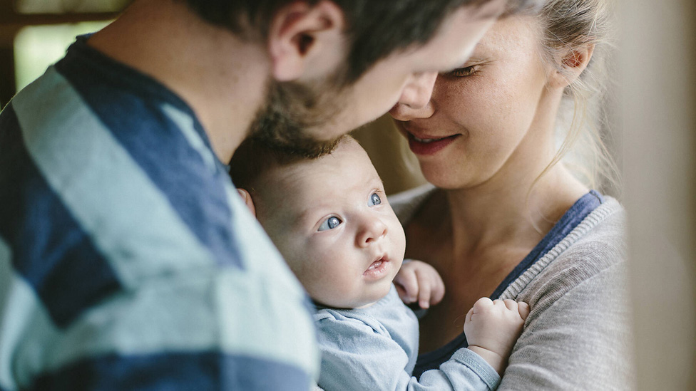 Nahaufnahme: Eltern mit Baby